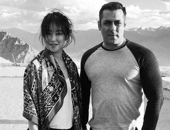 आज जलेगी ट्यूबलाइट,  ये 5 बातें जानने के लिए बेसब्र हैं सलमान के फैन