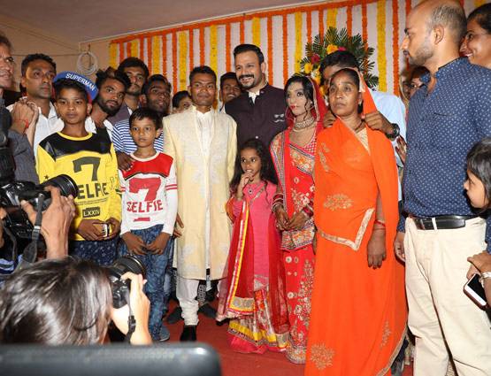 एसिड अटैक पीड़िता के भाई बने विवेक ओबरॉय, गिफ्ट किया फ्लैट