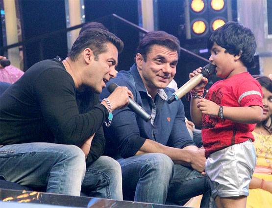 लिटिल चैंप्स के सेट पर जली TUBELIGHT, सलमान-सोहेल ने मचाया धमाल