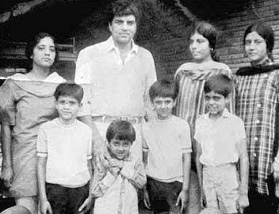 धमेंद्र के इन बच्चों के बारे में नहीं जानते होंगे आप, देखें PHOTOS