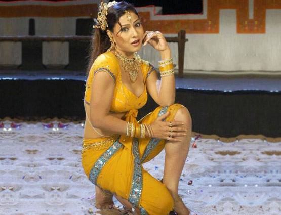 PHOTOS: ये है भोजुपरी फिल्मों की सुपरस्टार, सिर्फ नाम से हिट हो जाती हैं मूवीज