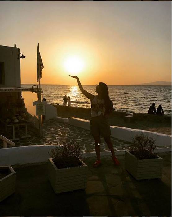 PHOTOS: 'रमन भल्ला' ग्रीस में मना रहे हैं शादी की दूसरी सालगिरह