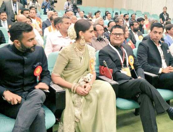 सोनम को जब मिला नेशनल अवॉर्ड, ताली बजा रहे थे पापा अनिल कपूर