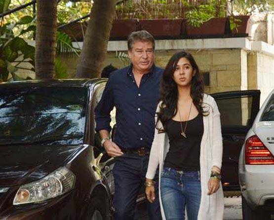 कपूर खानदान की ये बेटी देगी जाह्नवी और सारा को टक्कर