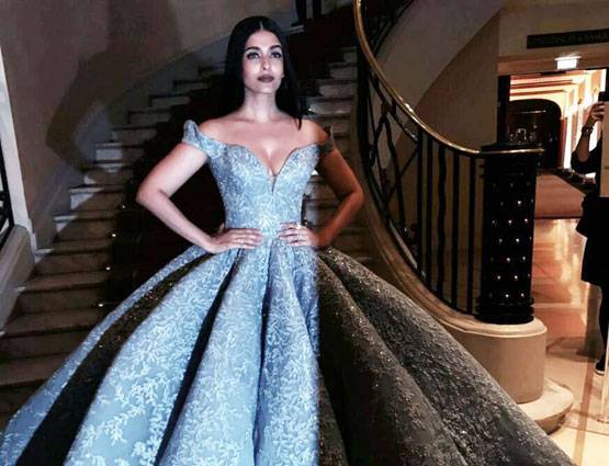 Cannes 2017: ऐश्वर्या का बोल्ड एंड क्यूट बार्बी लुक, देखें photos