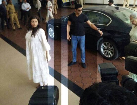 ऋषि कपूर के ट्वीट का असर, विनोद खन्ना की प्रार्थना सभा में पहुंचे सभी बड़े सितारे