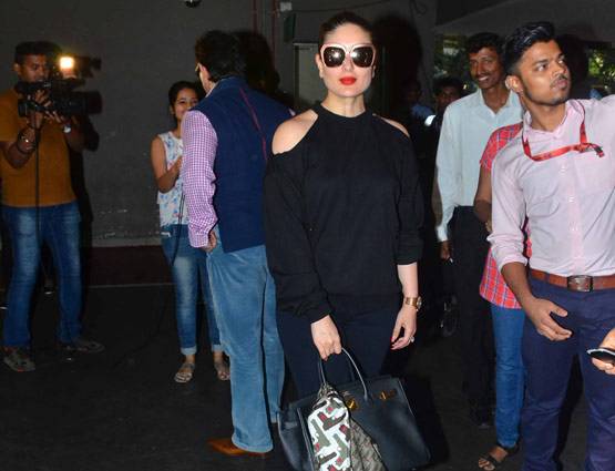 लंदन से सैफ संग लौटीं करीना, देखें PHOTOS