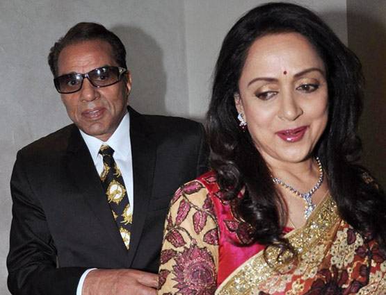 धर्मेंद्र-हेमा ने सेलिब्रेट की 37वीं वेडिंग एनिवर्सरी, देखें PHOTOS