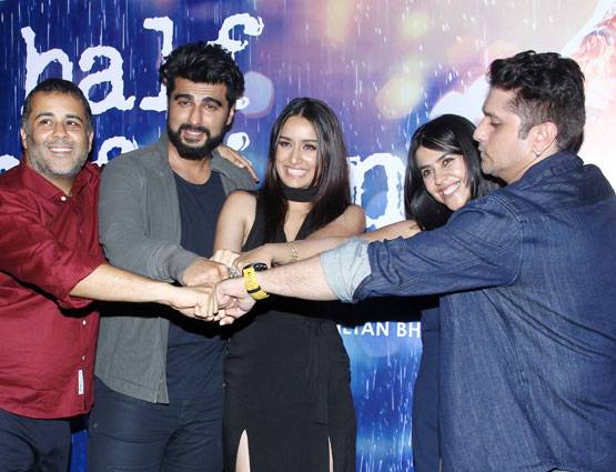 PHOTOS: हाफ गर्लफ्रेंड की सक्सेस पार्टी में 'नागिन' समेत पहुंचे ये STARS