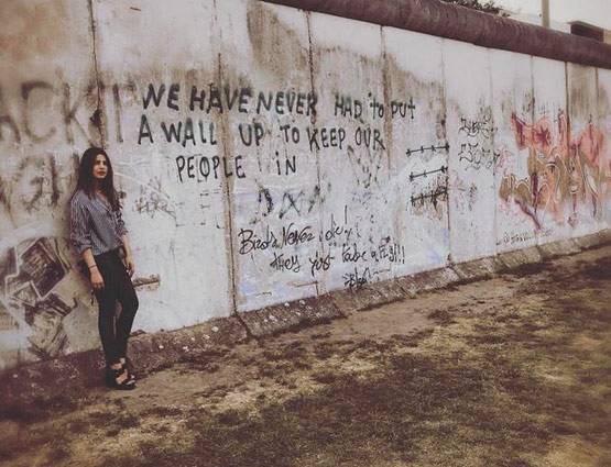 बर्लिन में PM मोदी से मिलीं प्रियंका, ट्विटर ने याद दिलाए संस्कार