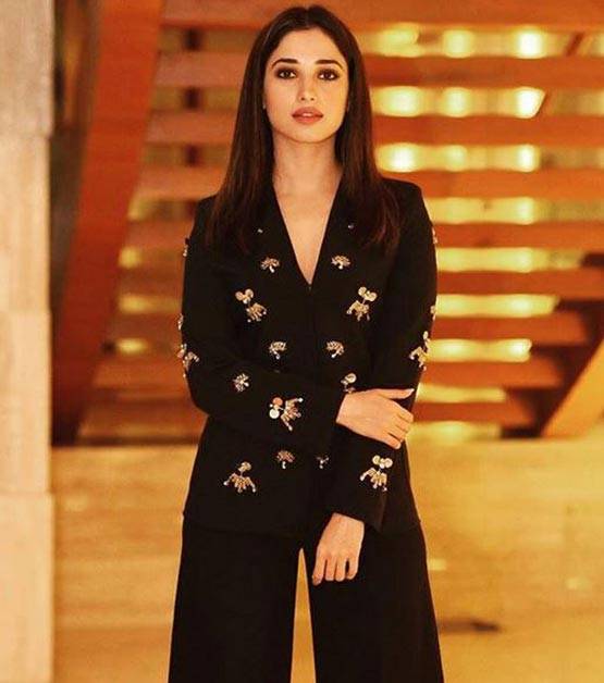 PHOTOS: बाहुबली की ये हिट एक्ट्रेस, बॉलीवुड में रही फ्लॉप