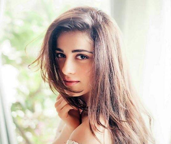 PHOTOS में देखें टीवी की संस्कारी बहू इशानी का BOLD LOOK