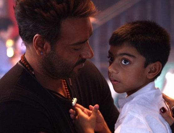 अजय-काजोल ऐसे कर रहे हैं maldives में एन्जॉय