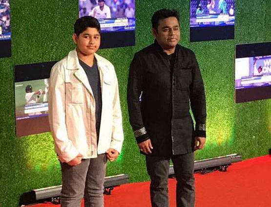 सचिन की मूवी का ग्रैंड प्रीमियर, बच्चन से लेकर खान तक पहुंचे