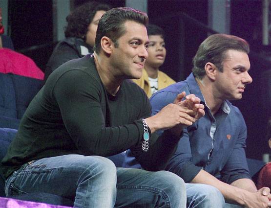 लिटिल चैंप्स के सेट पर जली TUBELIGHT, सलमान-सोहेल ने मचाया धमाल