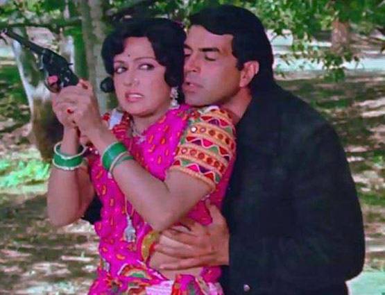 धर्मेंद्र-हेमा ने सेलिब्रेट की 37वीं वेडिंग एनिवर्सरी, देखें PHOTOS