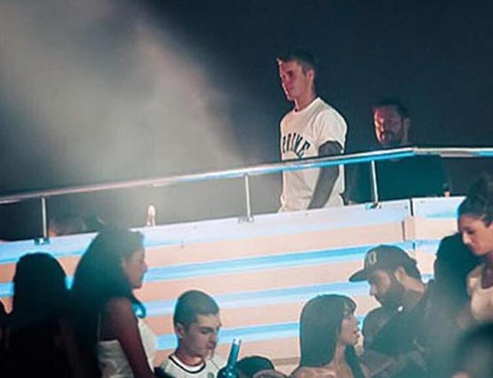 इंडिया आने से पहले दुबई में POOL PARTY करते दिखे जस्ट‍िन बीबर