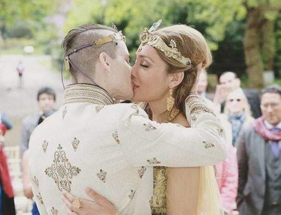 सोफिया ने पति को बनाया बेटा और पिता, सिखाएंगी पवित्र सेक्स!