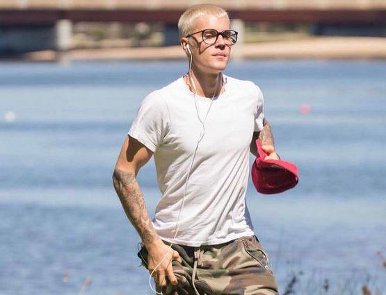 57 टैटू है जस्ट‍िन बीबर के शरीर पर, छाती और पेट नजर नहीं आते