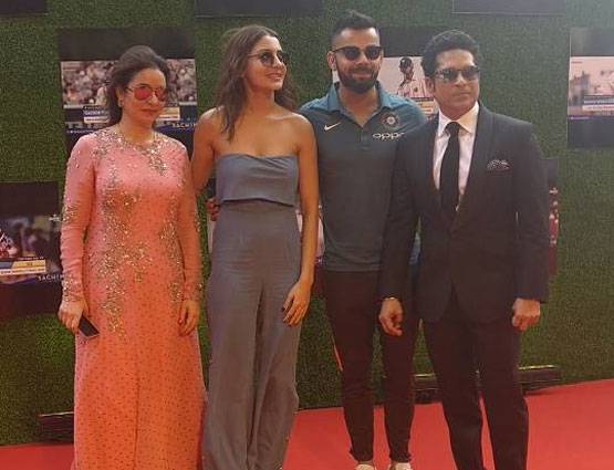 PHOTOS: सचिन की फिल्म का प्रीमियर, थियेटर बना स्टेडियम