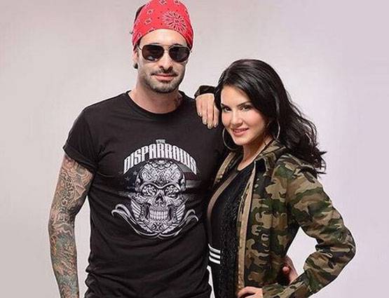 महेश भट्ट ने पकड़ा हाथ और सनी लियोनी को मिल गई बॉलीवुड में एंट्री