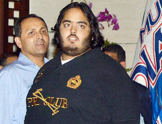 2 साल में कितने बदल गए हैं मुकेश अंबानी के बेटे, घटाया था 108 किलो वजन