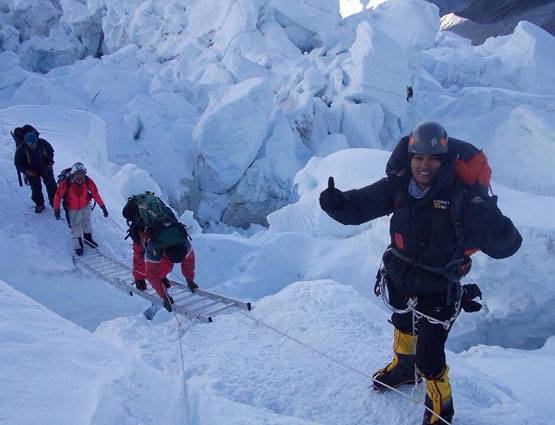 PHOTOS दो बच्चों की मां ने 5 दिन में दूसरी बार फतह किया माउंट एवरेस्ट