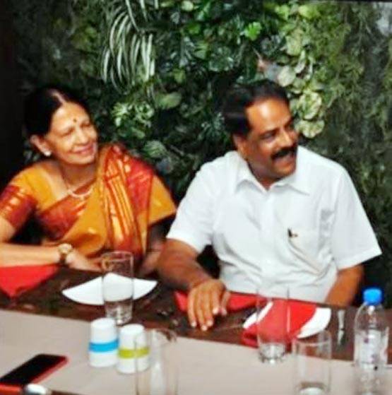 परिवार में सबसे छोटे हैं प्रभास, जानें बाहुबली स्टार्स की REAL FAMILY