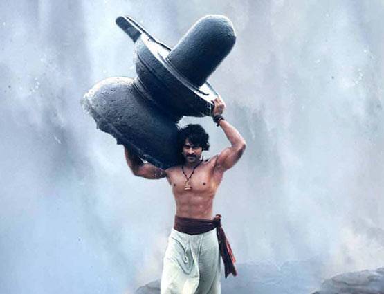 इस डायरेक्टर ने बताई बाहुबली की ये पांच गलतियां, राजामौली बोले थैंक यू