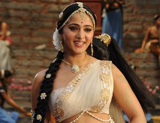 कभी ऐसी दिखती थी बाहुबली की देवसेना, पहला फोटोशूट वायरल