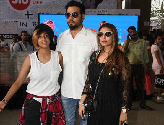 जस्ट‍िन बीबर के शो में पहुंचा बॉलीवुड, देखें किसने क्या पहना...