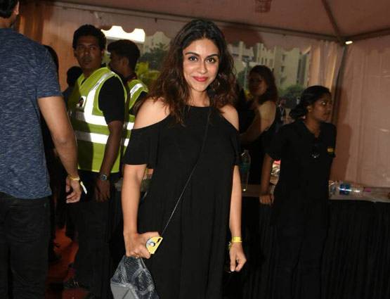 जस्ट‍िन बीबर के शो में पहुंचा बॉलीवुड, देखें किसने क्या पहना...