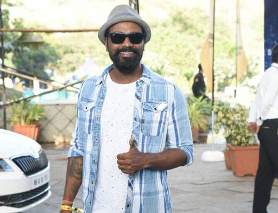 जस्ट‍िन बीबर के शो में पहुंचा बॉलीवुड, देखें किसने क्या पहना...