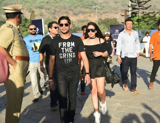 जस्ट‍िन बीबर के शो में पहुंचा बॉलीवुड, देखें किसने क्या पहना...