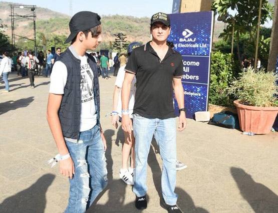 जस्ट‍िन बीबर के शो में पहुंचा बॉलीवुड, देखें किसने क्या पहना...