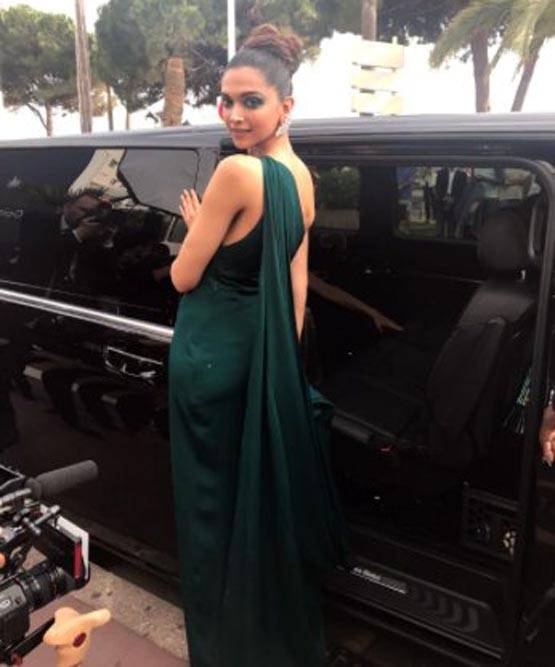 Cannes 2017: दूसरे दिन ग्रीन गाउन में दीपिका पादुकोण का बेस्ट लुक