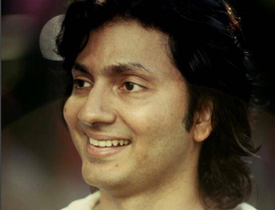 अपनी पत्नी से 8 साल छोटे हैं शिरीष कुंदर, शाहरुख ने मारा था थप्पड़