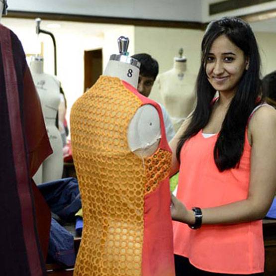 12वीं के बाद करना चाहते हैं फैशन डिजाइनिंग, ये हैं BEST COLLEGES