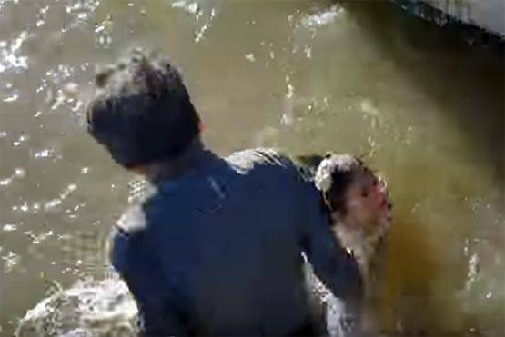 झटके से लड़की को मुंह में दबाकर पानी में खींच ले गई मछली PHOTOS