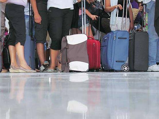 बोर्डिंग पास रखना जरूरी नहीं, फ्लाइट से सफर करने वाले याद रखें ये बातें