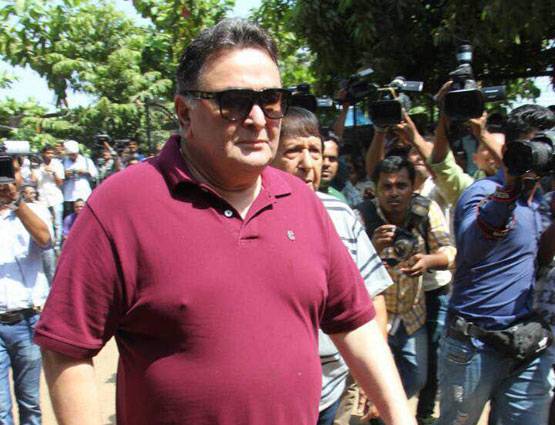 पर्दे की मां को श्रद्धांजलि देने नहीं जा सके सलमान, पहुंचे ये सेलेब्स