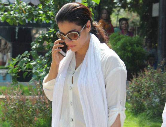 पर्दे की मां को श्रद्धांजलि देने नहीं जा सके सलमान, पहुंचे ये सेलेब्स