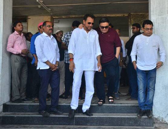 पर्दे की मां को श्रद्धांजलि देने नहीं जा सके सलमान, पहुंचे ये सेलेब्स