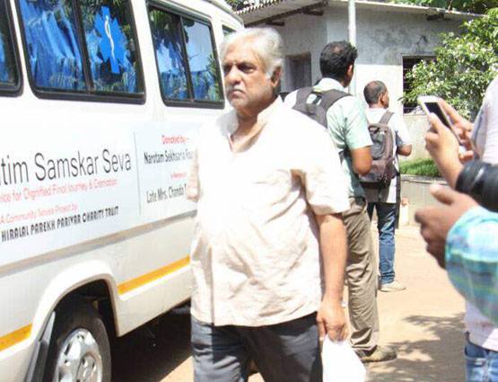 पर्दे की मां को श्रद्धांजलि देने नहीं जा सके सलमान, पहुंचे ये सेलेब्स