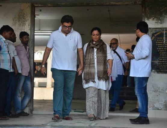 पर्दे की मां को श्रद्धांजलि देने नहीं जा सके सलमान, पहुंचे ये सेलेब्स