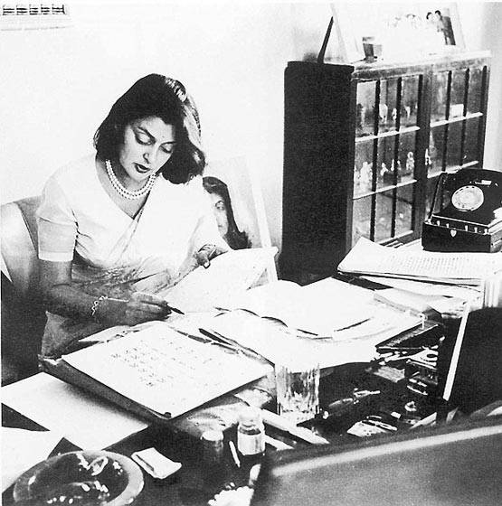 दुनिया की 10 खूबसूरत महिलाओं में शुमार गायत्री देवी को था कारों का शौक