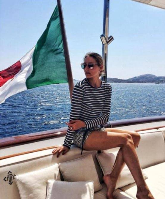 महंगे याट पर बिकिनी में फोटोशूट कराते दिखे सेलिब्रेटी