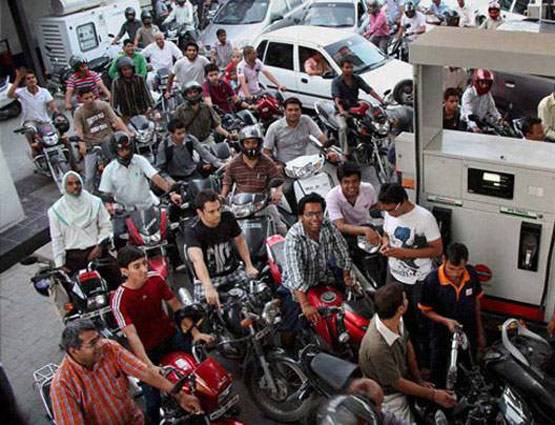 मानें या नहीं, 5 सालों में पेट्रोल मिल सकता है 30 रुपये प्रति लीटर