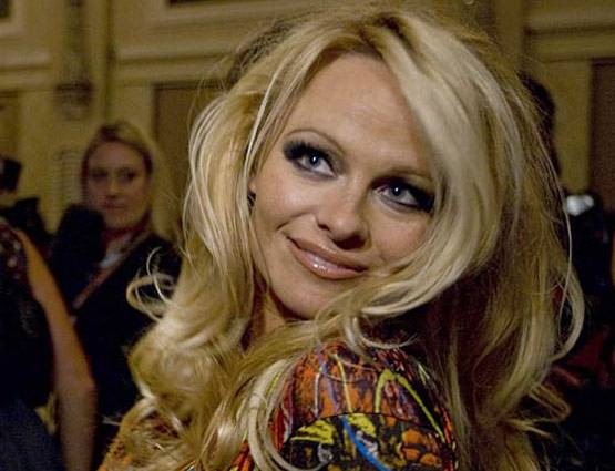 PHOTOS: पहले इतनी खूबसूरत थी पामेला, अब दिखने लगी ऐसी