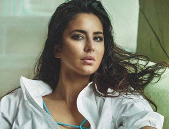 कटरीना खुद ही शेयर कर रही हैं अपनी HOT PHOTOS
